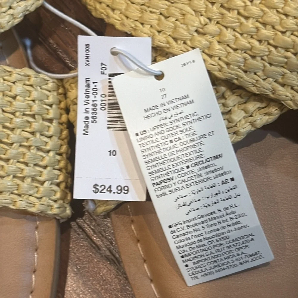 NWT! Size 10 Old Navy Women's Tan Sandals - Picture 3 of 8